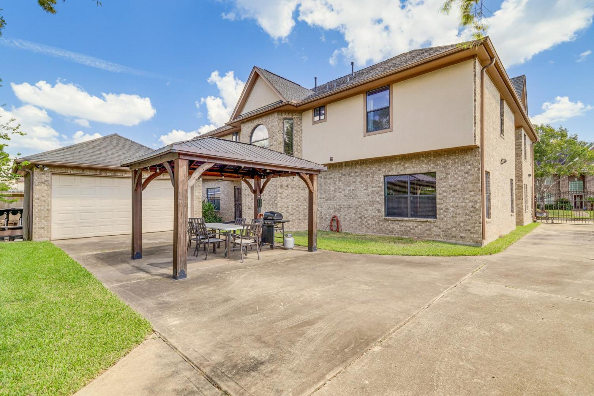 Elegant Houston Home With Gazebo And Game Room! Esterno foto