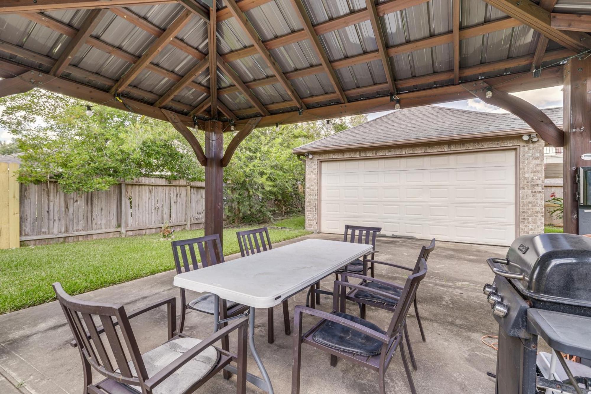 Elegant Houston Home With Gazebo And Game Room! Esterno foto